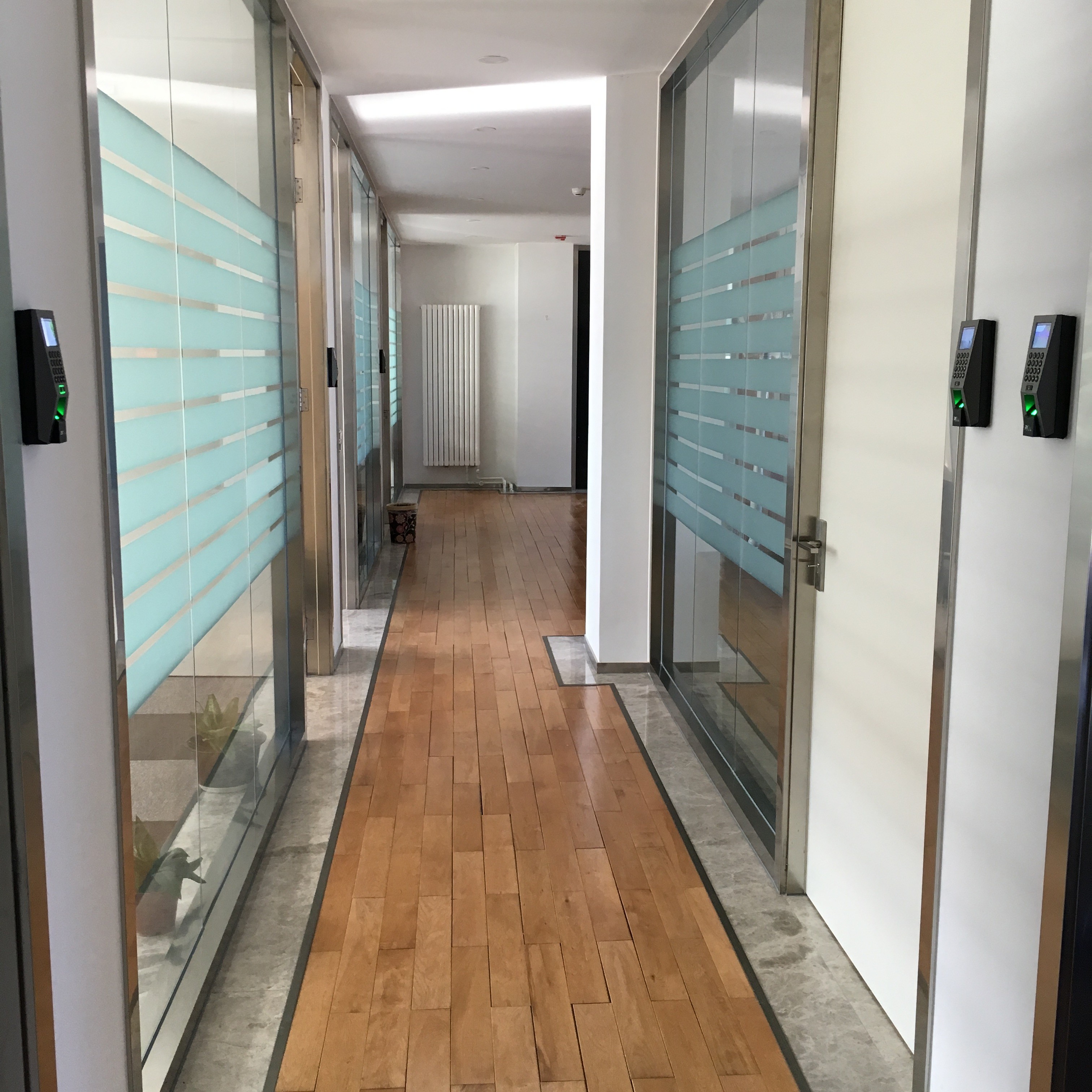 德利得物流刷卡指紋門禁安裝工程