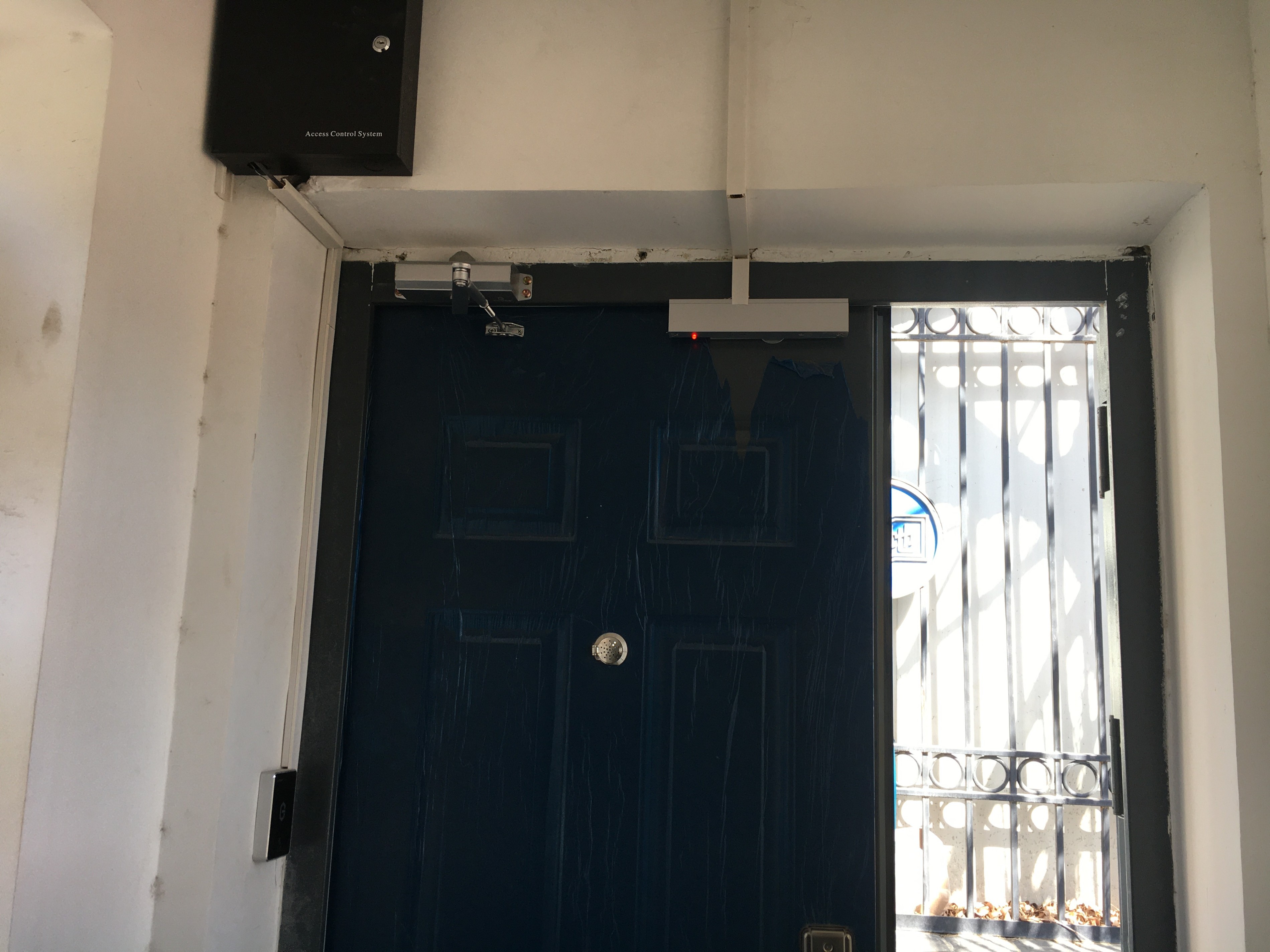 北京上地東里小區(qū)停車場(chǎng)防盜門門禁安裝工程