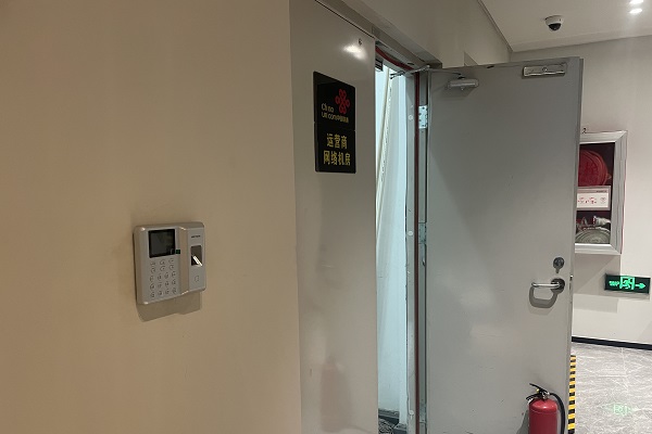 北京佑安國際大廈?？低曋讣y刷卡門禁安裝工程